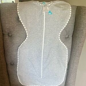NWOT Love To Dream Swaddle UP Adaptive
Original Swaddle Wrap - Gray Sz Medium
